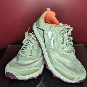 NWOT Altra Lone Peak 5 All Weather Trail Running Shoes Women Size 10.5 Gray.